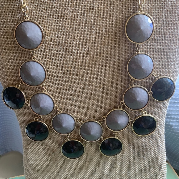 Francesca's Collections Black & Gray Round Stone Necklace - NWOT - Neutral Gems - Picture 6 of 9
